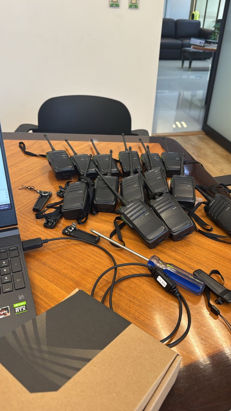 Radios digitales Hytera BD506 (DMR) programados y probados para el cliente ASSA